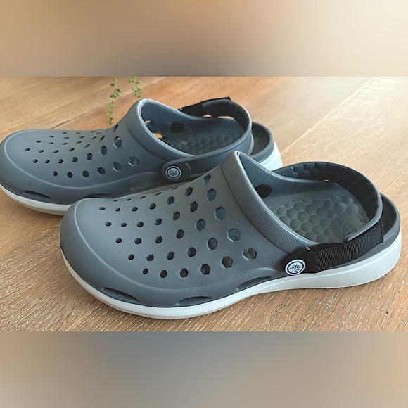 Joybees Charcoal Unisex Size 8 Slip-On Clogs worn one time - Picture 1 of 7